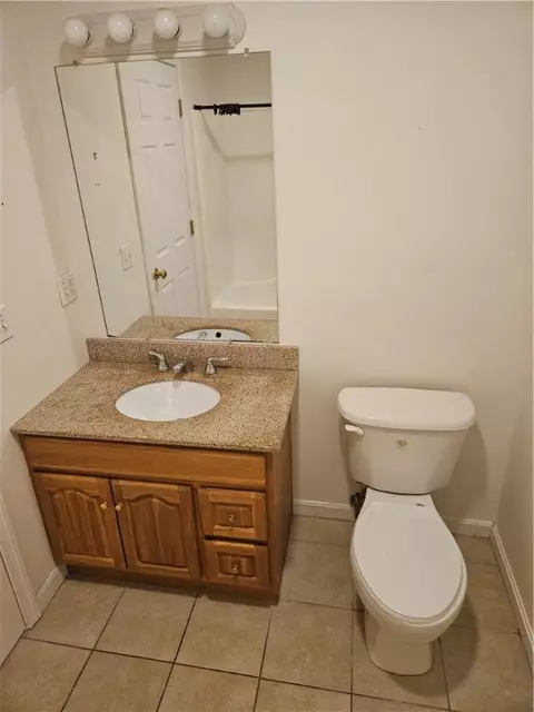 Bath - 8 Carol Ct, Fall River, MA 02720 photo 5 of 7
