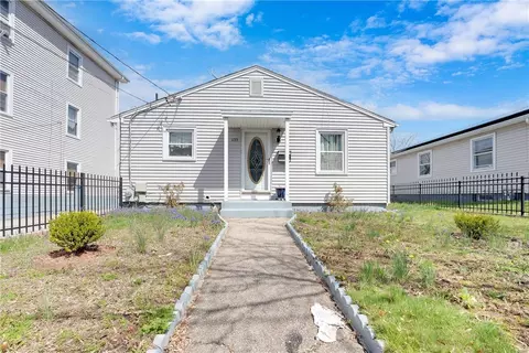 433 Weeden St, Pawtucket, RI 02860