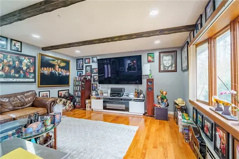 Living - 8 Saunders Brook Rd, Glocester, RI 02814 photo 1 of 3