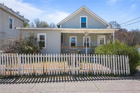 29 Mill St, West Warwick, RI 02893