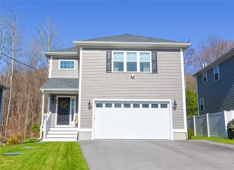 34 Hickory Rd, Cumberland, RI 02864