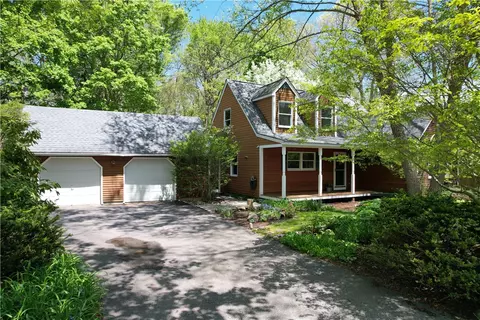 22 Browns Farm Dr, South Kingstown, RI 02881