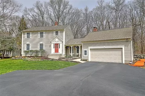 4 Glen Ellen Dr, Cumberland, RI 02864
