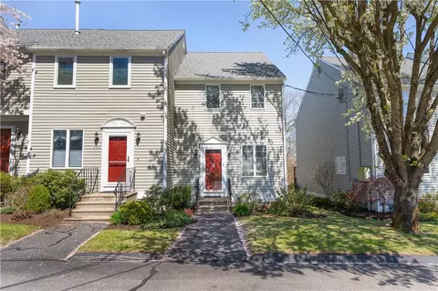 842 Bullocks Point Ave, East Providence, RI 02915