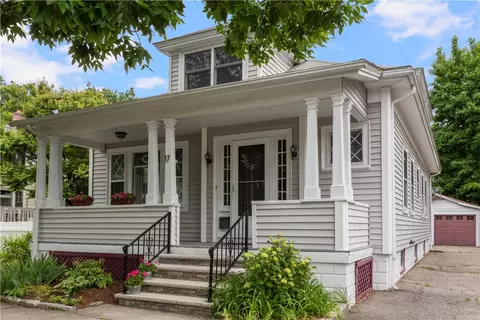 17 Sharon St, Providence, RI 02908