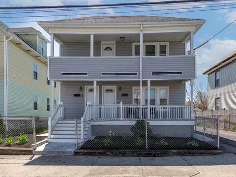109 Suffolk Ave, Pawtucket, RI 02861