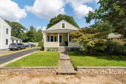 51 Staples Ave, Warwick, RI 02886