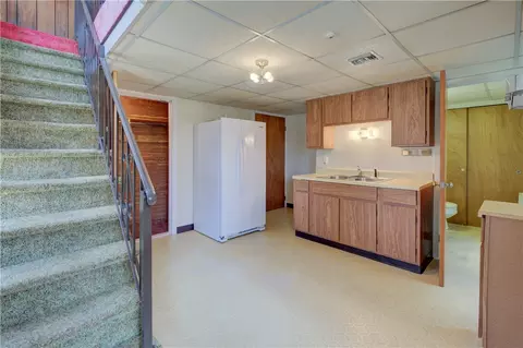 Kitchen - 1 Pine Edge Ct, Warwick, RI 02889 photo 4 of 4