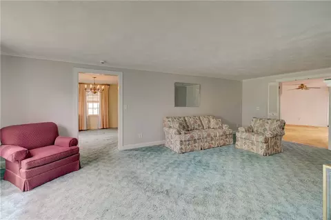 Living - 1 Pine Edge Ct, Warwick, RI 02889 photo 2 of 4