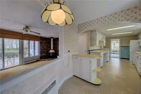 Kitchen - 1 Pine Edge Ct, Warwick, RI 02889 photo 3 of 4