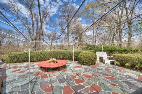 Exterior - 1 Pine Edge Ct, Warwick, RI 02889 photo 7 of 13