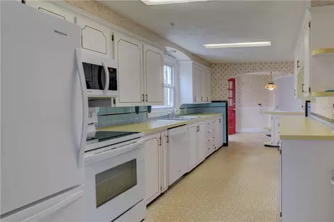 Kitchen - 1 Pine Edge Ct, Warwick, RI 02889 photo 1 of 4