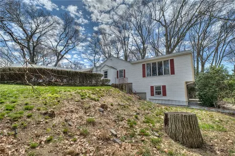 Exterior - 1 Pine Edge Ct, Warwick, RI 02889 photo 9 of 13