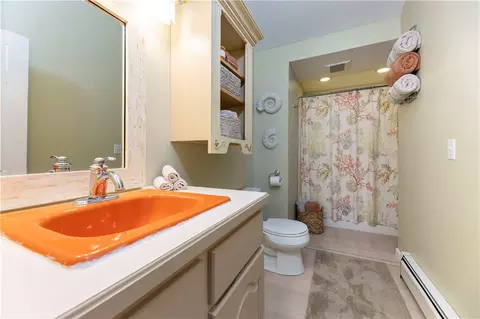 Bath - 6 Richmond Dr, Westerly, RI 02891 photo 1 of 2
