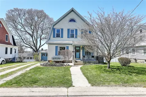 34 Highland Ave, Westerly, RI 02891 photo 2