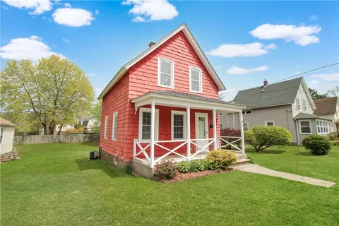 41 Clark St, Westerly, RI 02891 photo 2