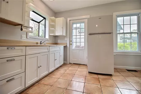 41 Clark St, Westerly, RI 02891 photo 9
