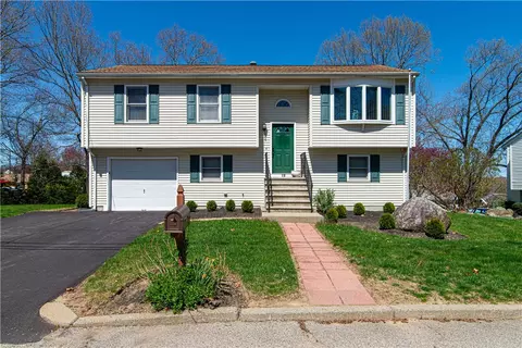 12 Armand Dr, North Providence, RI 02904