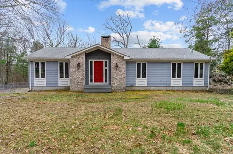 214 Mountaindale Rd, Smithfield, RI 02917