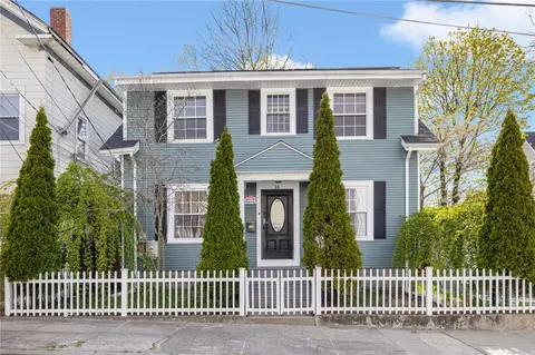 26 Mary St, Central Falls, RI 02863