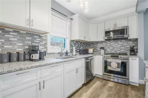 27 Velvet Ave, Westport, MA 02790