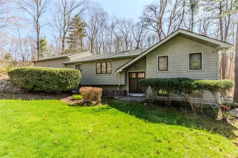12 Burlingame Rd, Smithfield, RI 02917