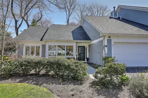 23 Bagy Wrinkle Cv, Warren, RI 02885