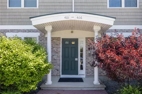 200 Roger Williams Ave #406, Rumford, RI 02916