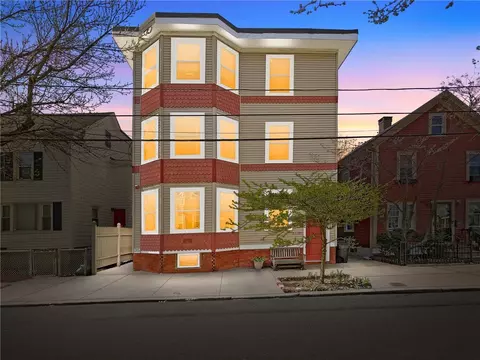 35 Kenyon St #2, Providence, RI 02903