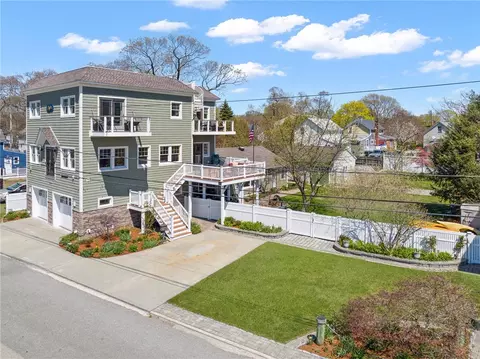 354 Sea View Dr, Warwick, RI 02889