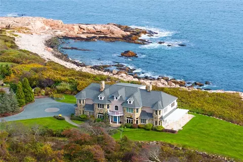 41 Bass Rock Rd, Narragansett, RI 02882