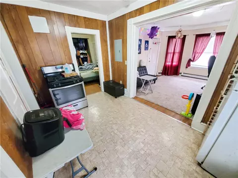 186 High St, Woonsocket, RI 02895 photo 27