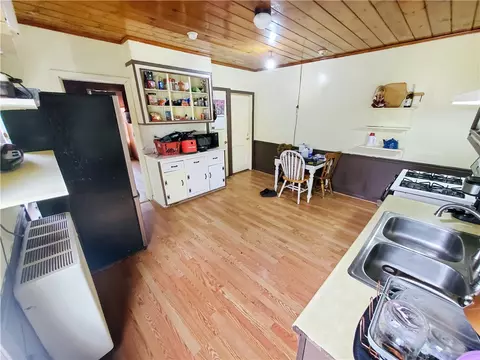186 High St, Woonsocket, RI 02895 photo 17
