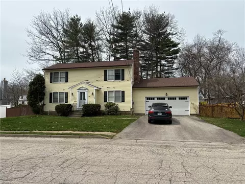 161 Posnegansett Ave, Warwick, RI 02888
