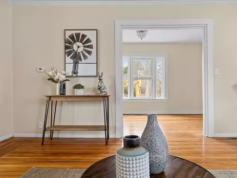 Living - 89 Irving Rd, Warwick, RI 02888 photo 2 of 4