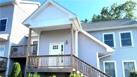 10 Jupiter Ln #F, Richmond, RI 02898