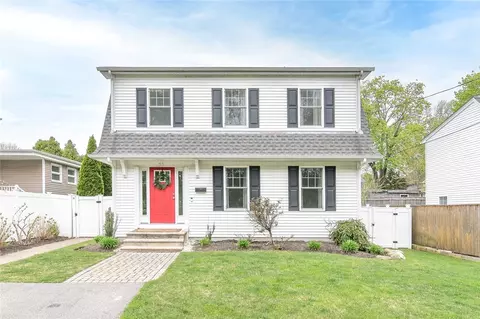 95 Vinton Ave, Cranston, RI 02920