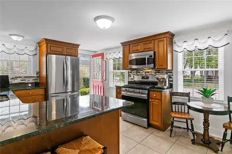 68 Margin St, Westerly, RI 02891 photo 8