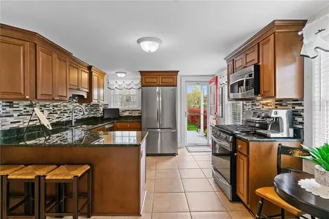 68 Margin St, Westerly, RI 02891 photo 7