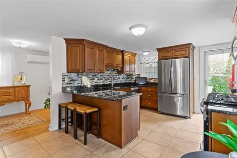 68 Margin St, Westerly, RI 02891 photo 6
