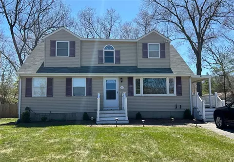 112 Indian Run Trl, Smithfield, RI 02917