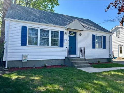 1349 W Shore Rd, Warwick, RI 02889