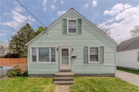 21 Cleveland Ave, Cranston, RI 02920