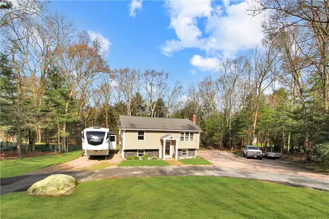 94 Hilltop Dr, Charlestown, RI 02813