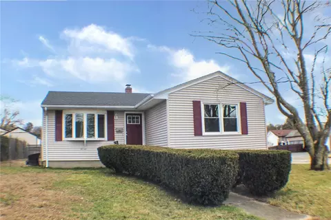 26 Simpson St, North Providence, RI 02911