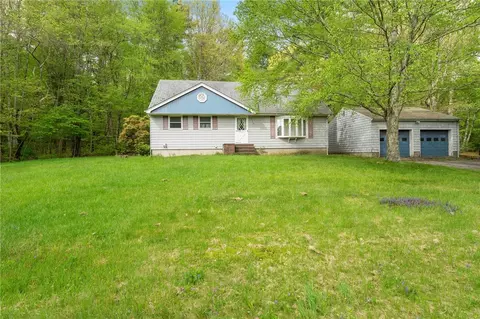 131 Spring St, Hopkinton, RI 02832