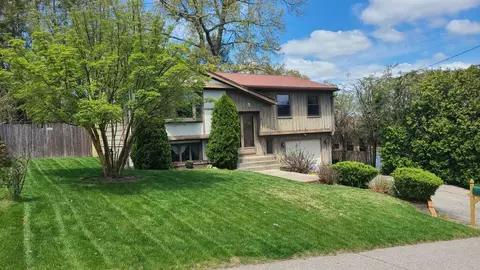 3 Phillips St, Johnston, RI 02919