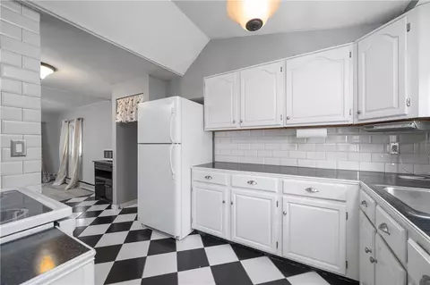 85 Bend St, Warwick, RI 02889 photo 4