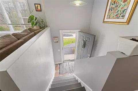 Entry Way - 90 Webb Ave, Warwick, RI 02889 photo 4 of 4
