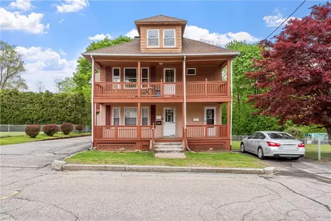 160 Papineau Ave, Woonsocket, RI 02895